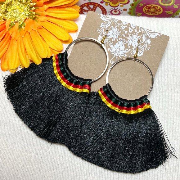Large Fan Tassel Earrings Black Hoops Long Smooth Silky Fringe Drop Dangles NWT - Picture 2 of 5
